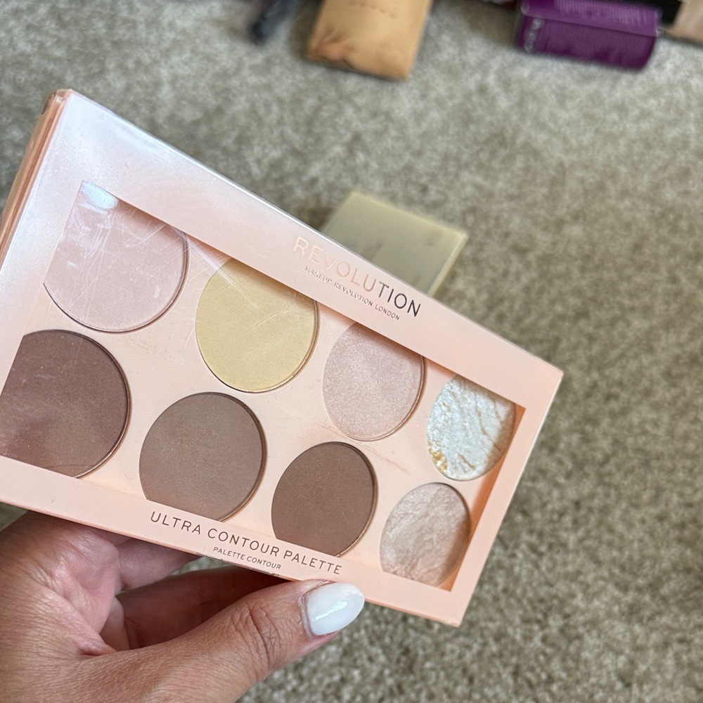 Revolution Ultra Contour Palette - Cream and Brown Tones